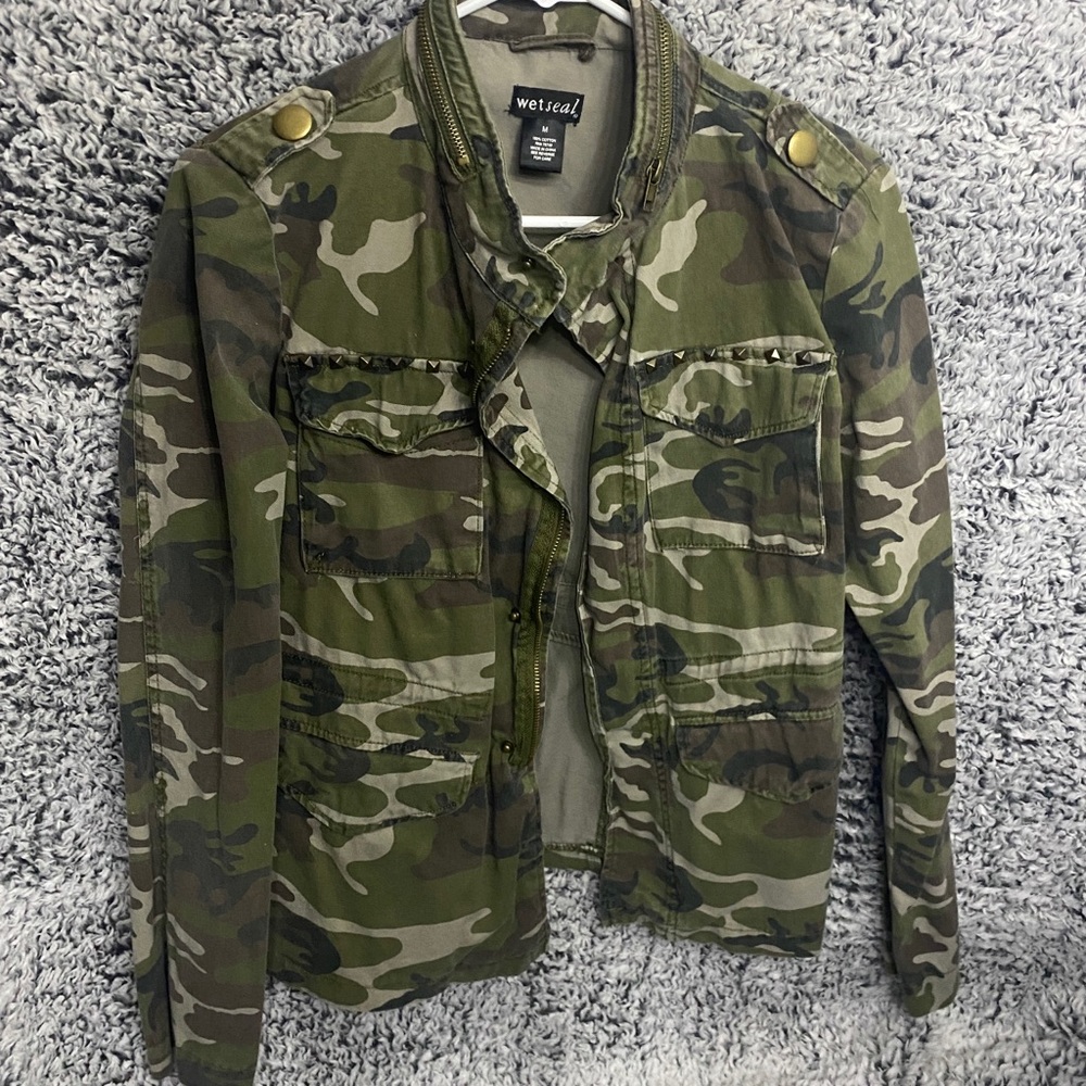 Wet seal camo jacket with studs